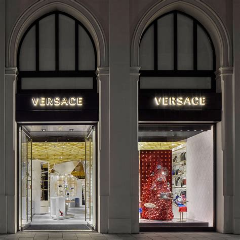 versace aschaffenburg|VERSACEankfurt Göethestrasse Boutique .